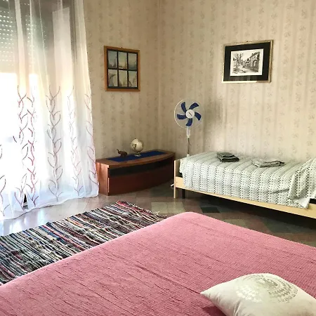 Camera Privata In Appartamento Condiviso Pansiyon *